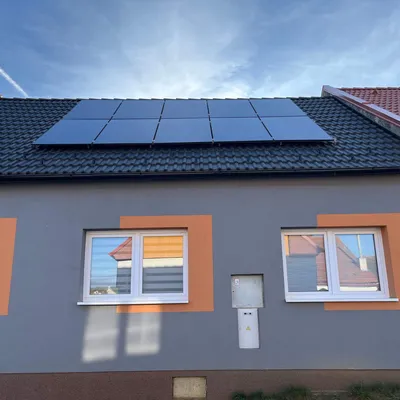 Rodinný dům s FVE na střeše