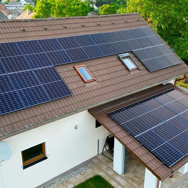 Rodinný dům s FVE na střeše