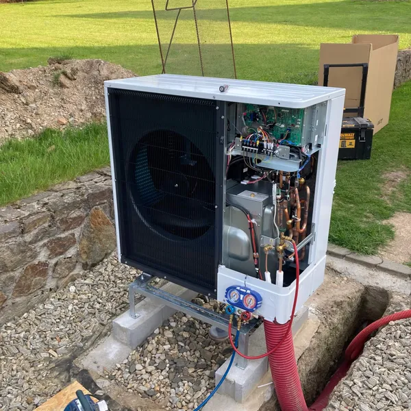 Rodinný dům s FVE na střeše